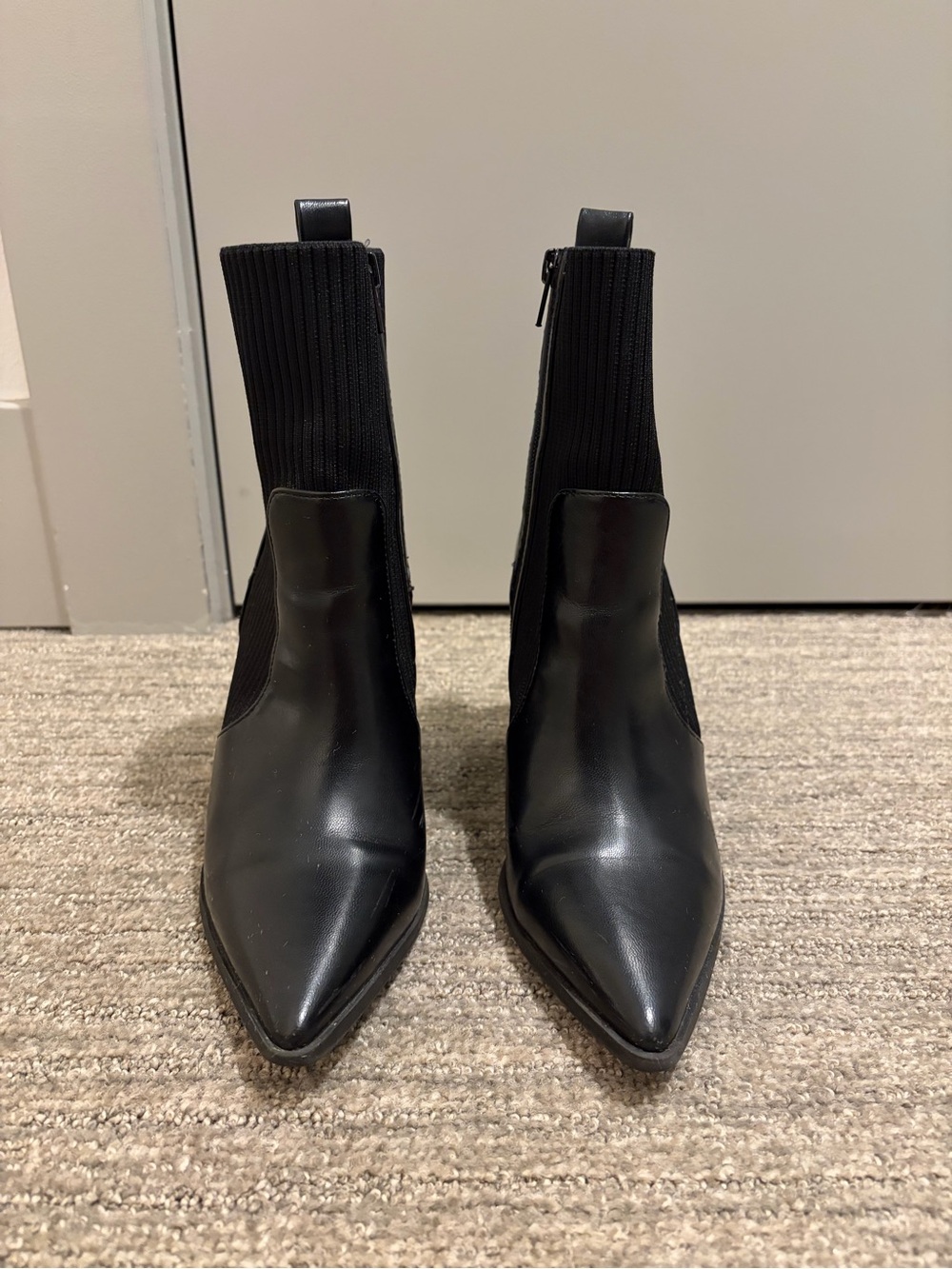Women's Black Pointed Toe Knit-Back Ankle Boots size 7
